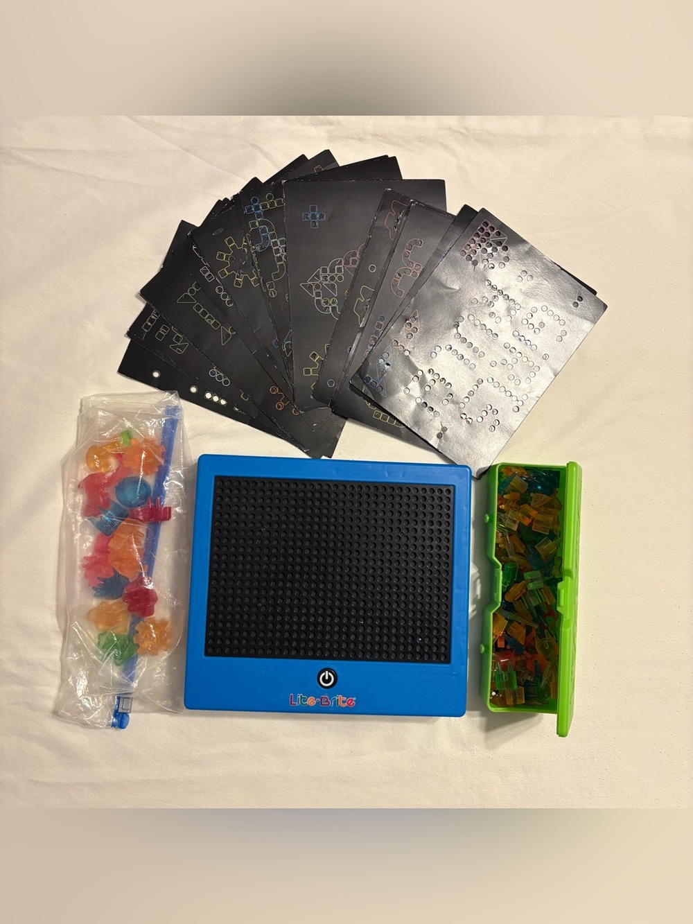 Basic Fun! Lite Brite Portable Tablet in Blue with a Light Up Grid - Picture 2 of 4